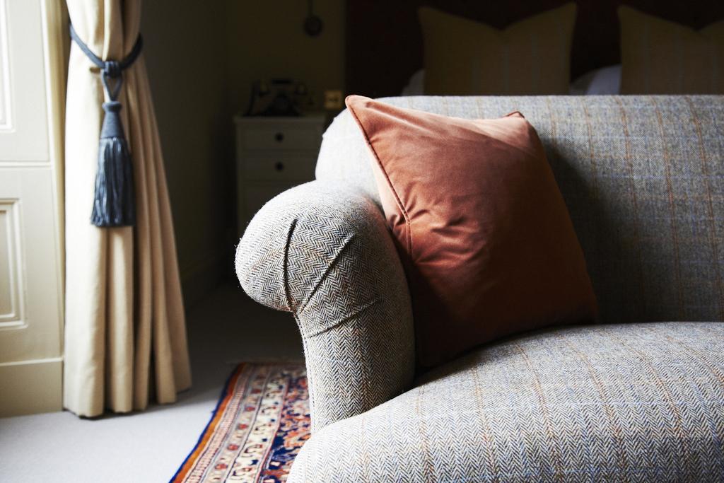 The Roseate Edinburgh - Small Luxury Hotels Of The World Экстерьер фото A throw pillow on a sofa