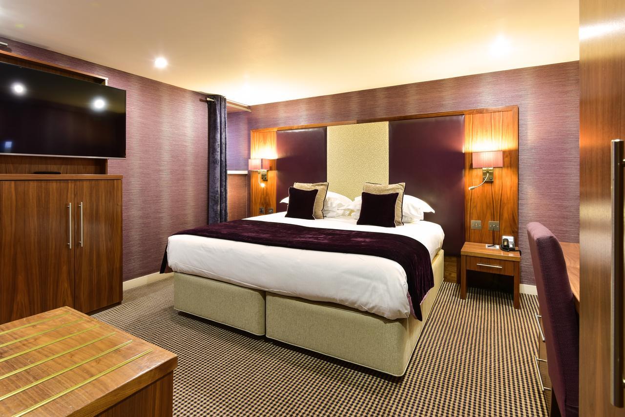 The Roseate Edinburgh - Small Luxury Hotels Of The World Экстерьер фото A Premier Inn bedroom