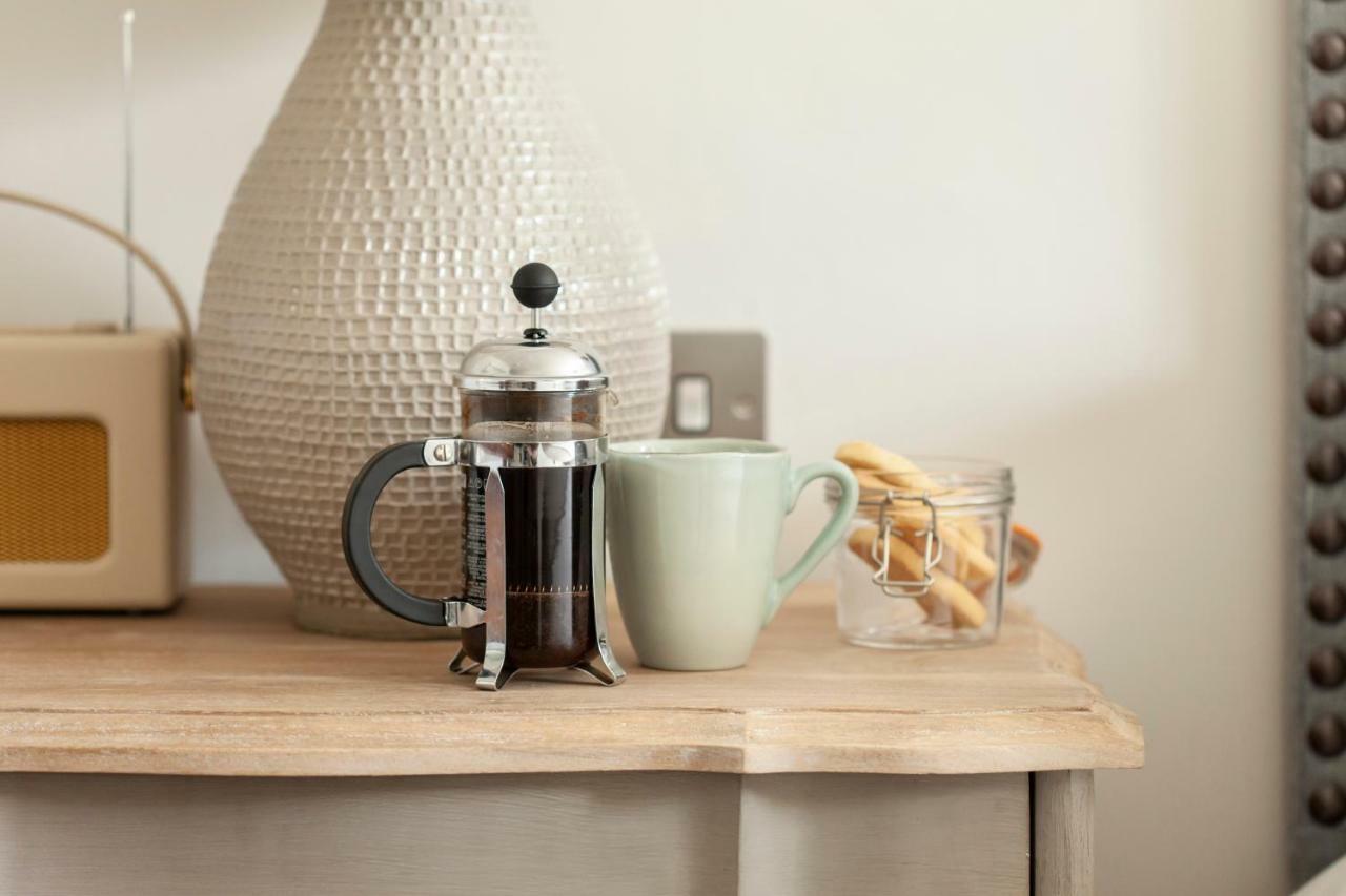 The Roseate Edinburgh - Small Luxury Hotels Of The World Экстерьер фото A French press